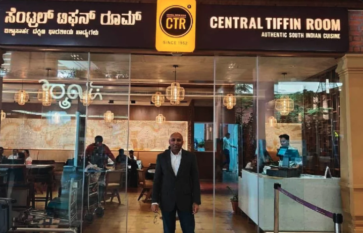 cafe in airport
