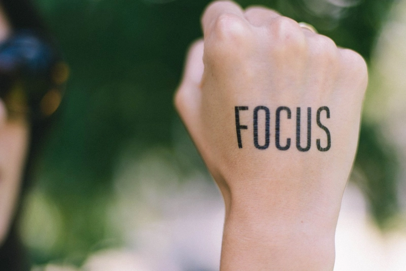 Warren Buffett’s “2 List” Strategy for Developer Productivity: Focus, Ship, and Thrive