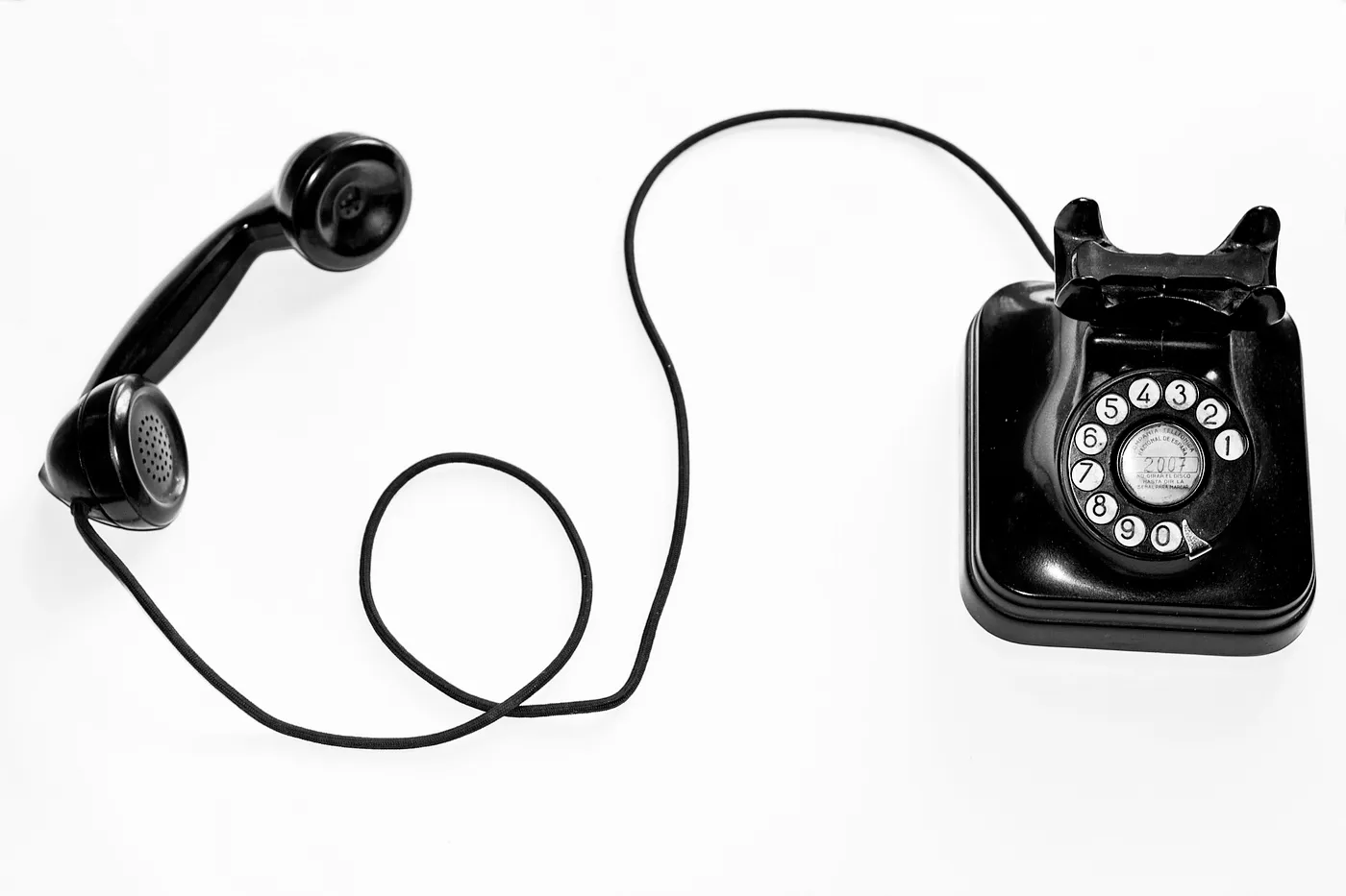 Old time phone - Photo by Quino Al on Unsplash