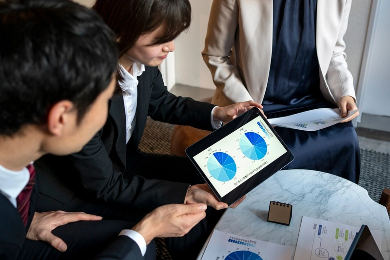 AI in Mergers and Acquisitions: Analyzing Risks and Opportunities