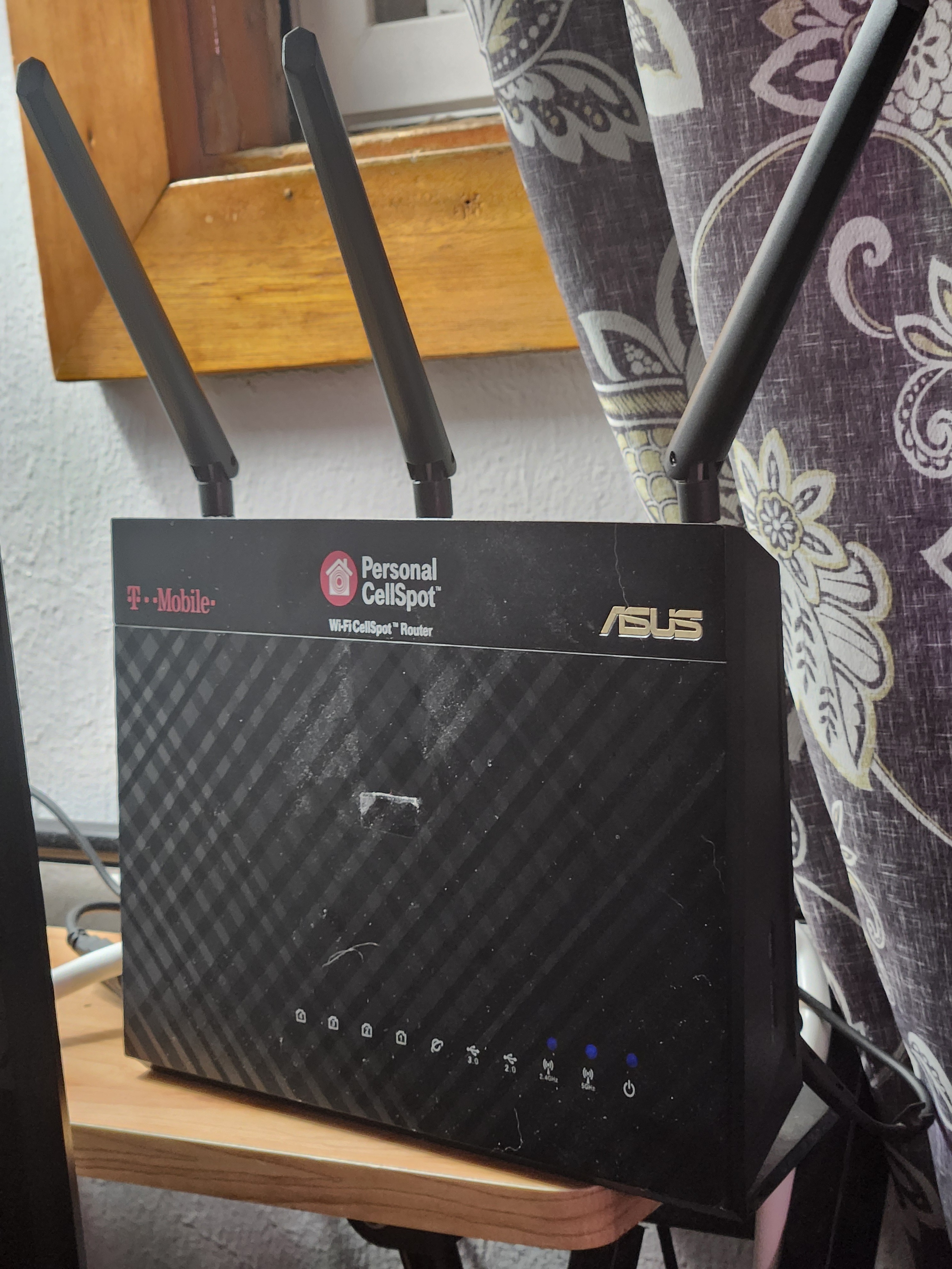 picture of the Asus router