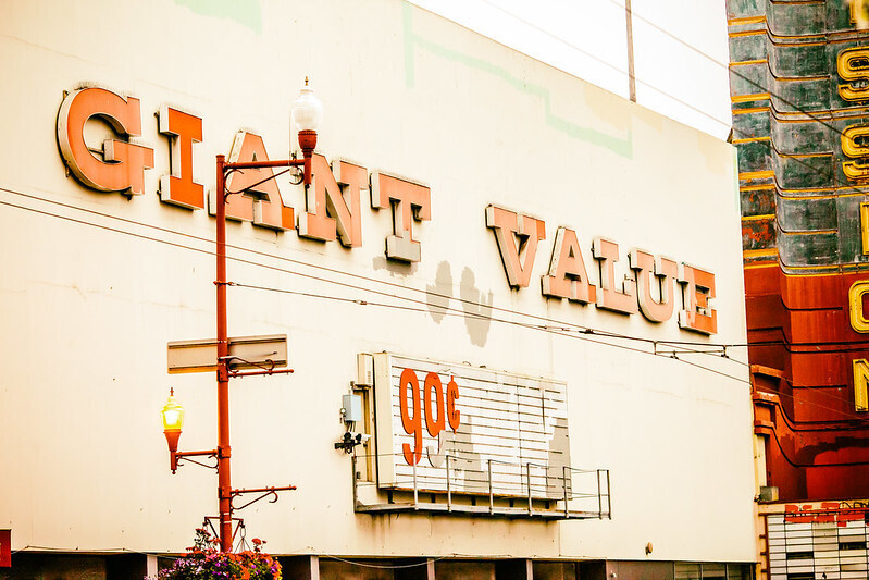 Giant Value. Thomas Hawk