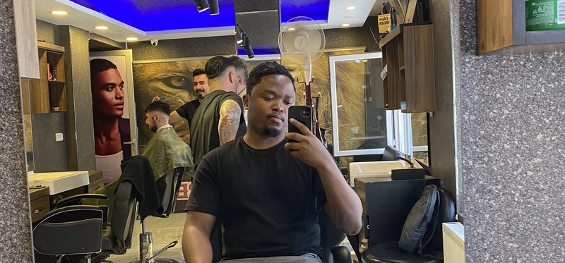 Explaining Reinforcement Learning to My Barber